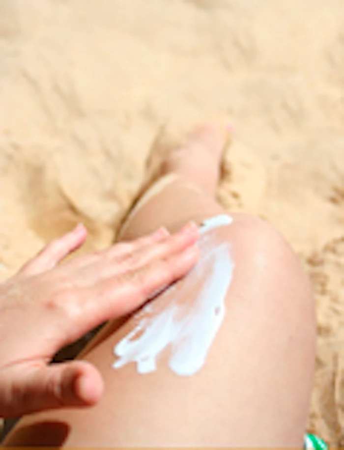 sunscreen_apply2_cs