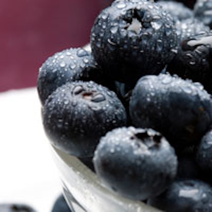 Blueberries-in-bowl-200