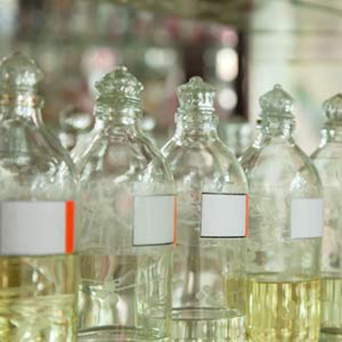 PF1510_essentialoilbottles_300dpi