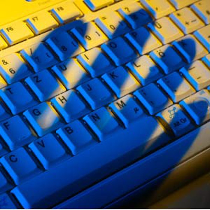 300_keyboard_with_blue_hand