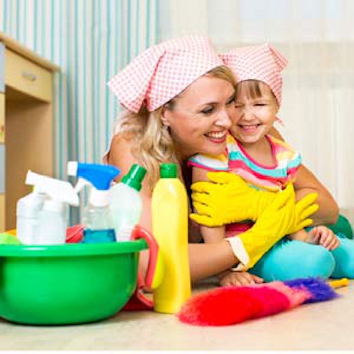 300_momdaughtercleanproduct1