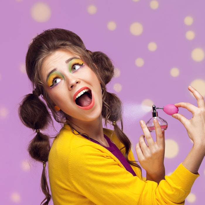 ExcitedWomanPerfume850