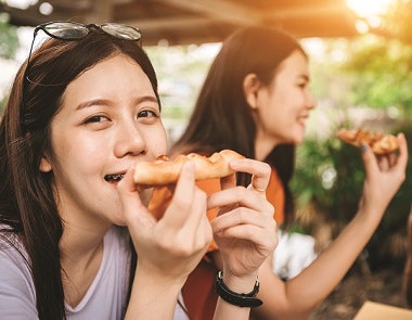 People eating pizza