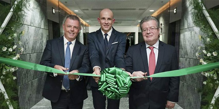 850x425_maneopening