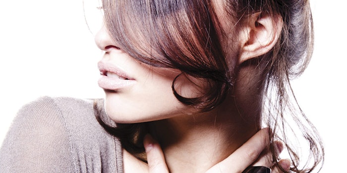 WomanBrunetteSoftHairProfile850x425