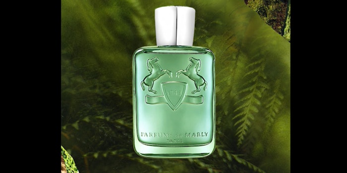Greenley is a unisex spring fragrance that mixes woody and fruity notes.