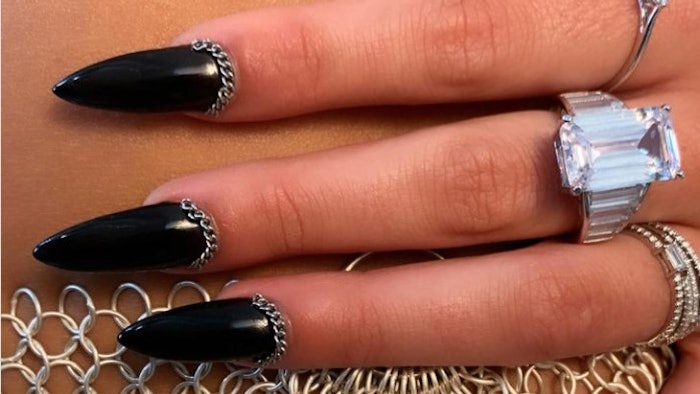 Addison Rae, nails by Thuy Nguyen @thuybnguyen