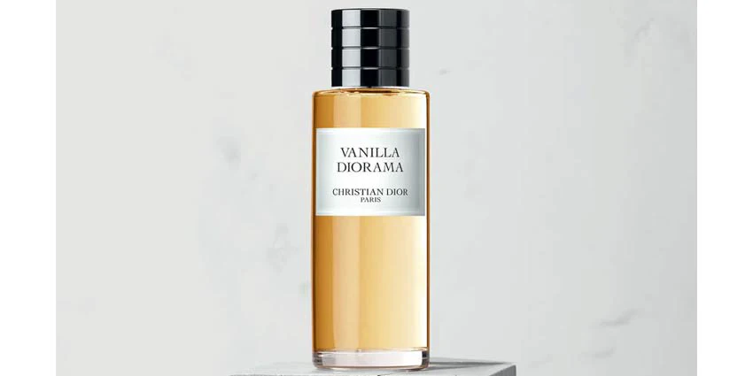 dior tobacco vanilla SOTN: Tobacolor by Tonight's vibe? Pure scene stealer. I sprayed Tobacolor and instantly felt wrapped in this sultry cloud of honeyed and spicy warmth-like candlelight in a velvet room casual outings Dior Releases Vanilla Diorama Fragrance