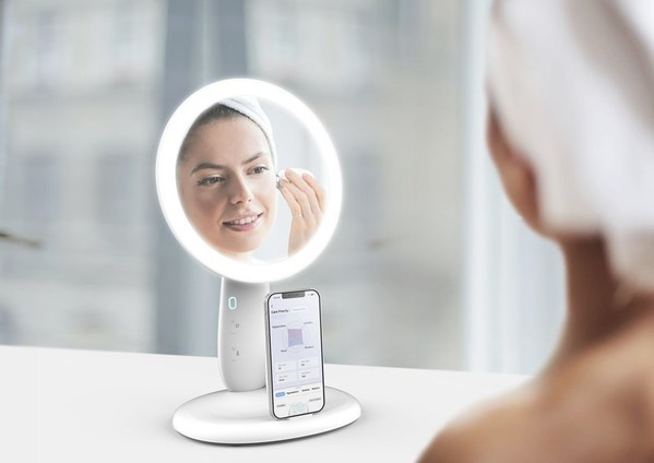 Amorepacific was honored for its Mind-linked Bathbot and Myskin Recovery Platform.