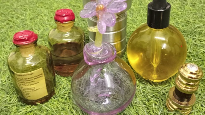 New York/New Fumes features experimental scents created by 21 New York-based artists, including trained perfumers, visual artists and musicians.