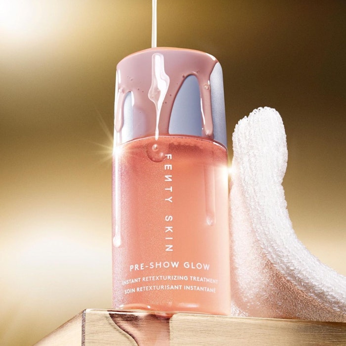 Pre-Show Glow is said to work in just one minute upon application.