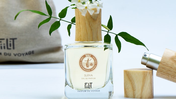 Surya offers notes of bergamot, lime, elemi, baie rose, frangipani, ylang-ylang, jasmine, tuberose, incense, benzoin, patchouli, cumin, vanilla, sandalwood and tonka bean.