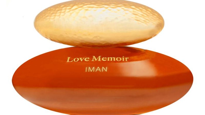 Love Memoir features top notes of bergamot, blackcurrant and coconut; middle notes of rose, jasmine and orris and base notes hold vanilla, patchouli and vetiver.