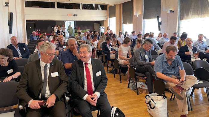EFEO celebrates the end of a two-year hiatus with conference sessions followed by a garden party.
