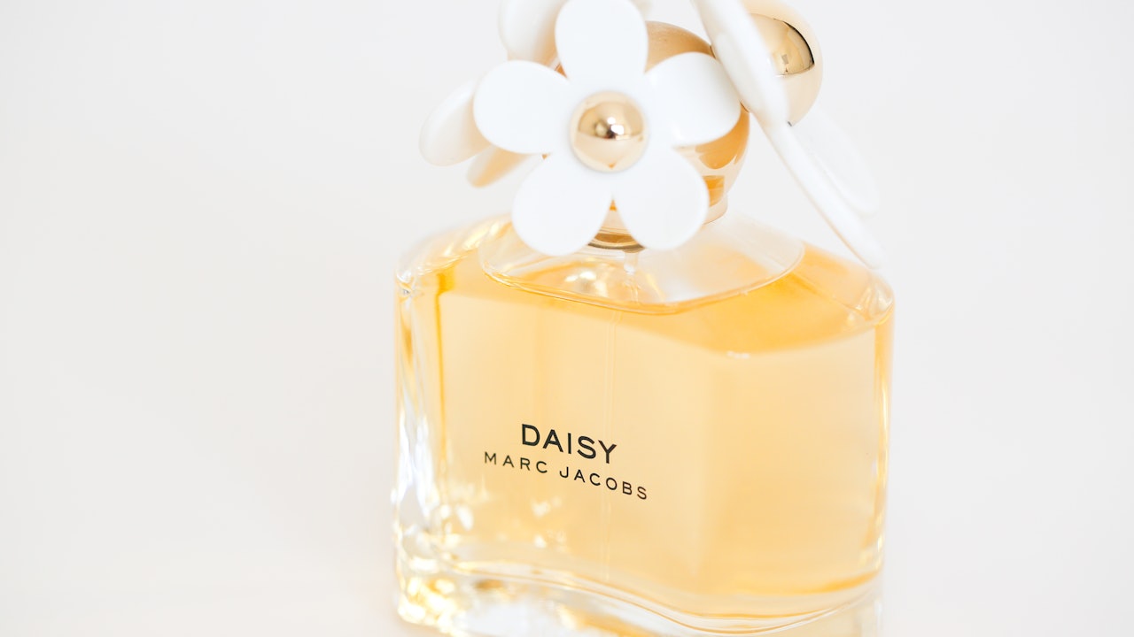 Popular Marc Jacobs perfume that 'lasts for hours' is now half