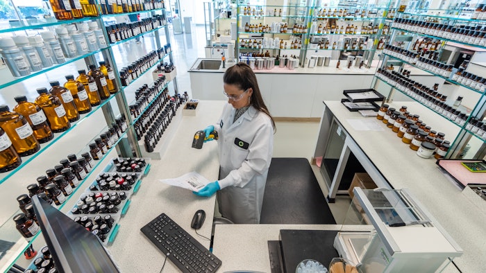 Givaudan has produced the fragrance ingredient commercially, while XiMo has developed, produced and will supply the catalyst system used for this fragrance ingredient synthesis.