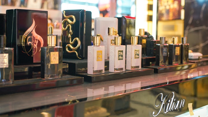 Sacred Wood offers notes of sandalwood, ambrette seed, absolute, carrot seed oil, tolu, myrrh and copahu balm.