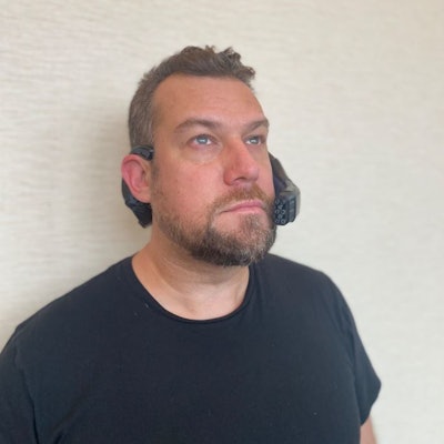 Scents are both released and 'cleared' with near zero latency allowing for rapid cycling of experience without odor buildup.