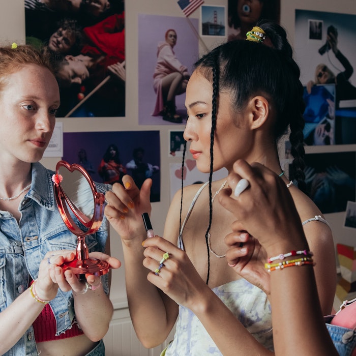 The event hosts an expo hall set to showcase raw materials, textures, new technologies, and toxicological tests in the fragrance and cosmetics industries.