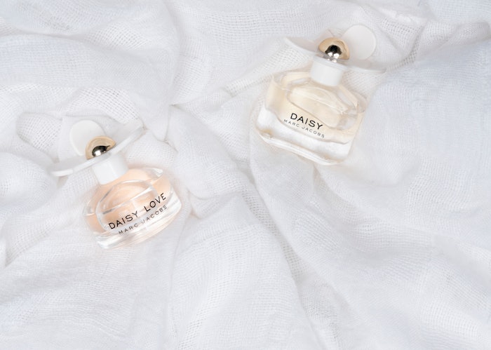 The Daisy Drops fragrances are reinterpretations of the original Daisy scents, formulated into a gel-like composition without alcohol.
