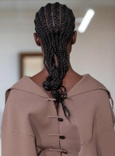 Braids in Loose Knot