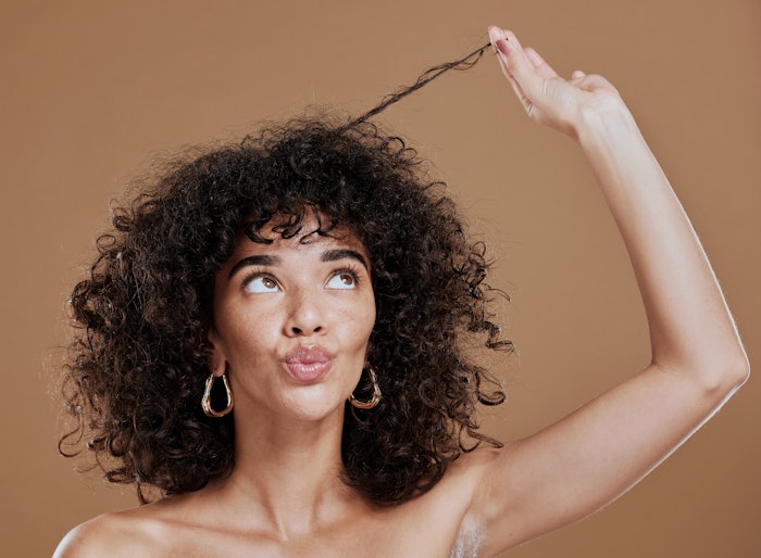 To have effective curly hair treatments in the salon, you need to make sure you have the right tools and know-how in your arsenal.
