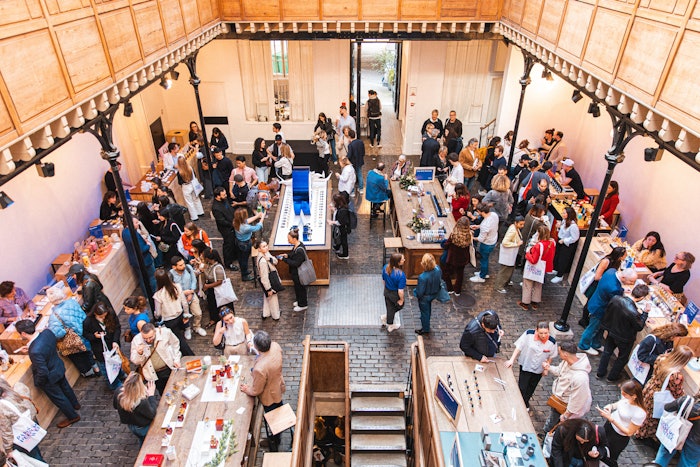 Romain Raimbault, director of the event, explained in an interview published on the Paris Perfume Week website his intention to “create links between various artistic domains, such as perfume and cinema, fashion, gastronomy, music [..].'