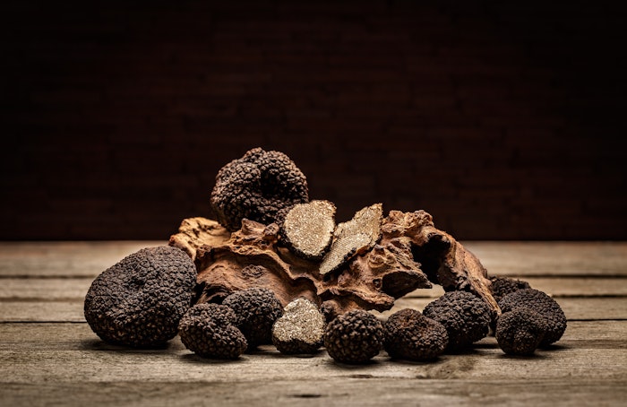 Truffle flavors are all too often very simplistic. This ingredient, at 100 ppm, adds welcome complexity.