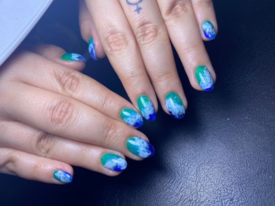 Marbled water nails