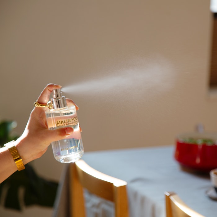 The spray is said to reduce unsavory smells by 98% in the kitchen (lasting for up to 2 hours).