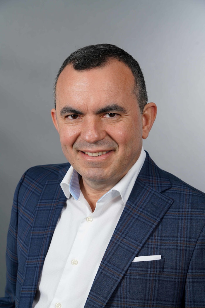Walter Ribeiro (53) comes from Brazil and has lived with his family in Holzminden, the headquarters of Symrise AG, for many years.