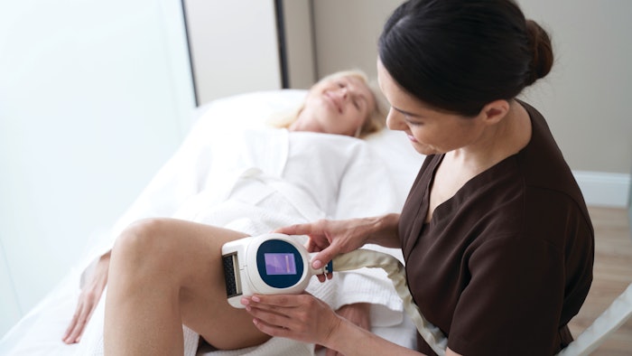 Woman body contouring service