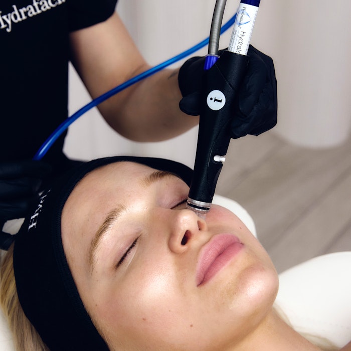 Hydrafacial treatment in a spa