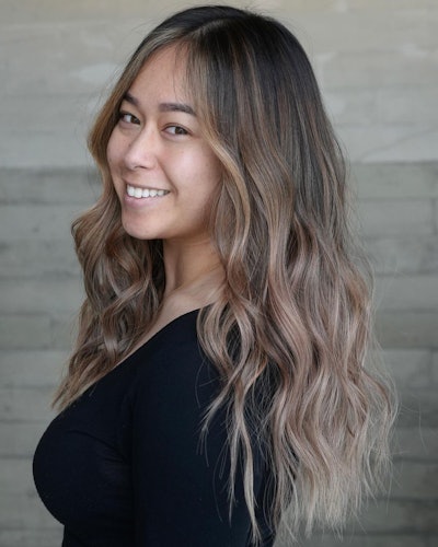 Mushroom Brunette with face-faming strands