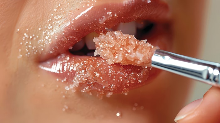 Exfoliation of the lips in the spa