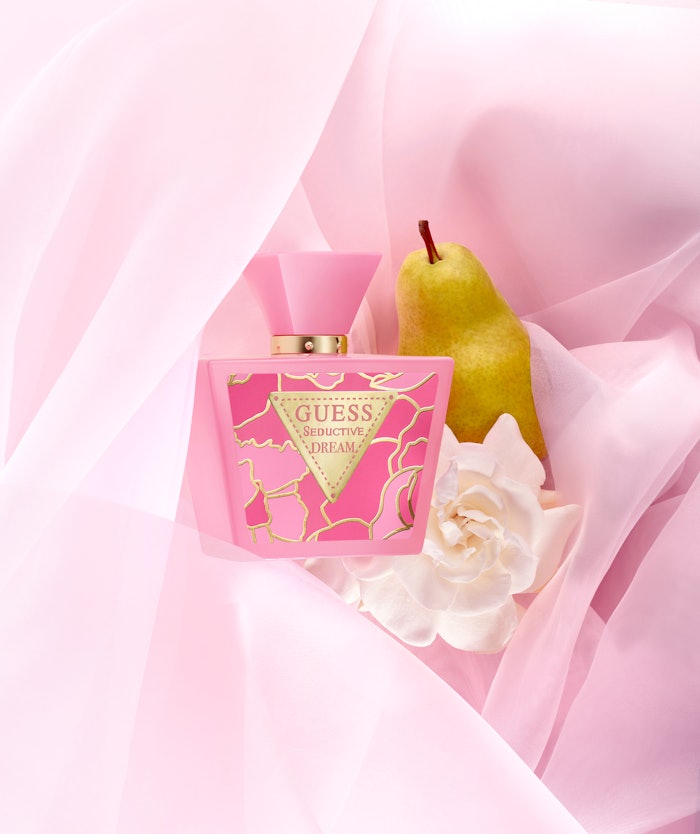 Seductive Dream includes fragrance notes of pear, gardenia, jasmine and amberwood.