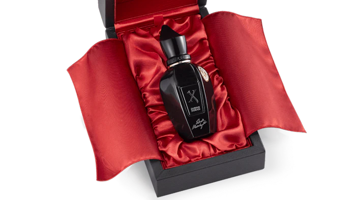 Black Moonlight includes fragrance notes of bergamot, jasmine and patchouli.