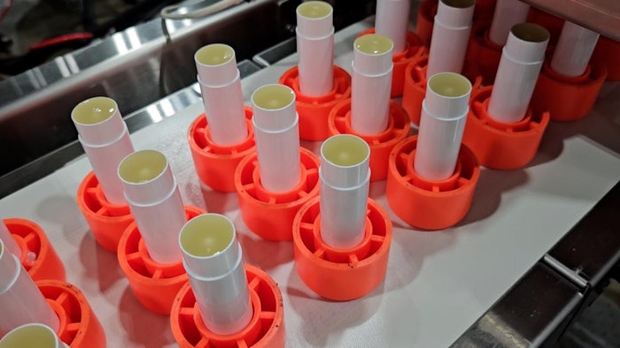 Designed for versatility, the FF30 handles various container formats, offering high precision and efficiency for cosmetics and personal care products.