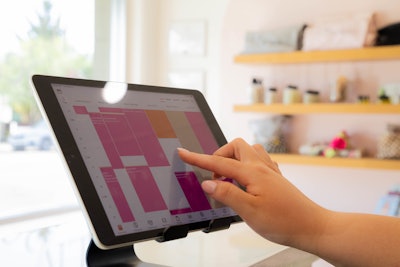 “With a digital booking system like Vagrao, clients are more accountable. They have all the info at their fingertips, and they know the system is set up to protect both of us.'