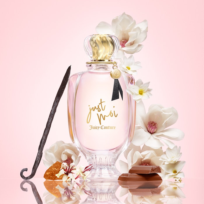 Just Moi Eau de Parfum includes fragrance notes of cacao blossom, magnolia, vanilla orchid and warm musk.