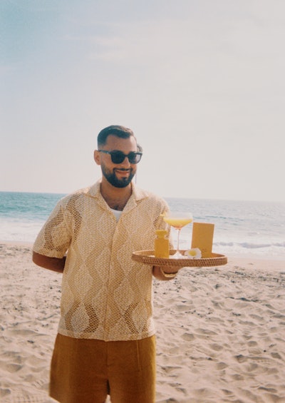 Viral Vanilla: Mango Hour includes fragrance notes of fresh mango, caramel and amber.