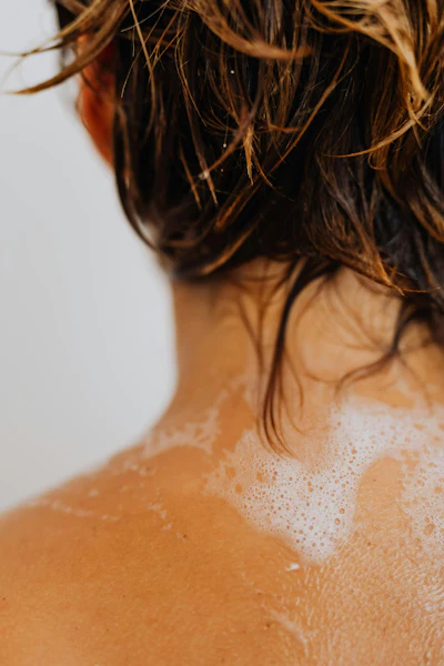 To combat or prevent scalp issues, 48% currently use a clarifying shampoo, while 41% use dry shampoos/scalp refreshers.