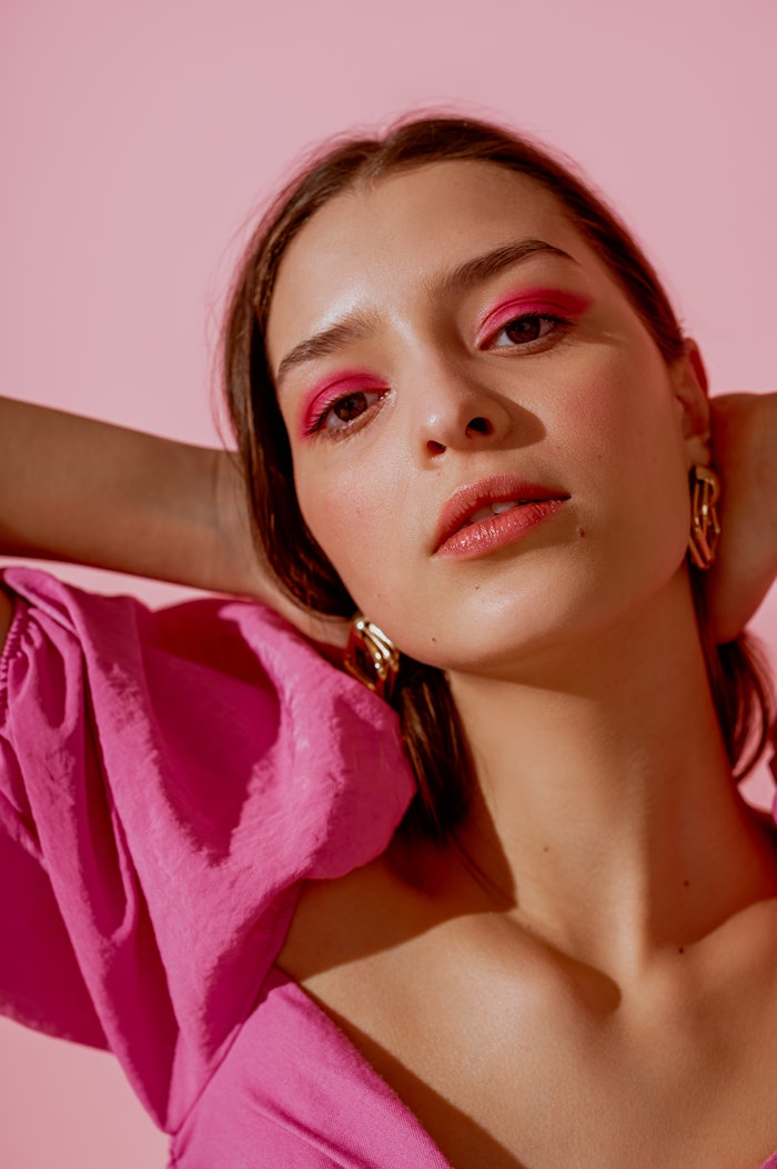 Imagine makeup that doesn’t just add a pop of color but actively boosts your skin's health. Debut is making it happen.