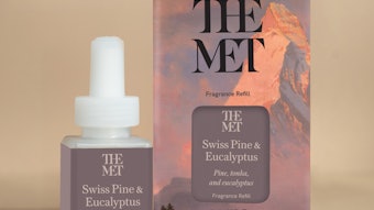Swiss Pine & Eucalyptus includes fragrance notes of pine absolute, mint, raspberry, vanilla, eucalyptus and sandalwood.