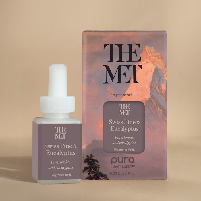 Swiss Pine & Eucalyptus includes fragrance notes of pine absolute, mint, raspberry, vanilla, eucalyptus and sandalwood.