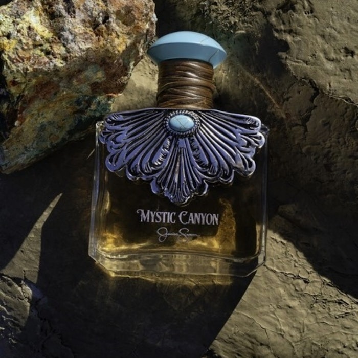Mystic Canyon Eau de Parfum has fragrance notes of pink pepper, plum, jasmine, vanilla bean and amber.