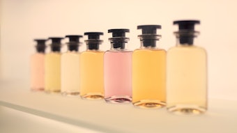 The Academia Del Perfume is a non-profit organization with the mission of promoting and disseminating the world of perfume.