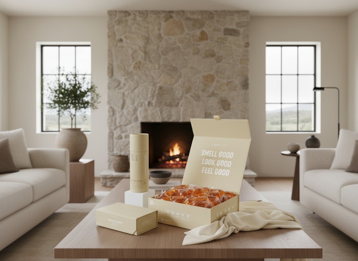 Himalayan Cashmere has fragrance notes of amber, pear, white mimosa and sandalwood.