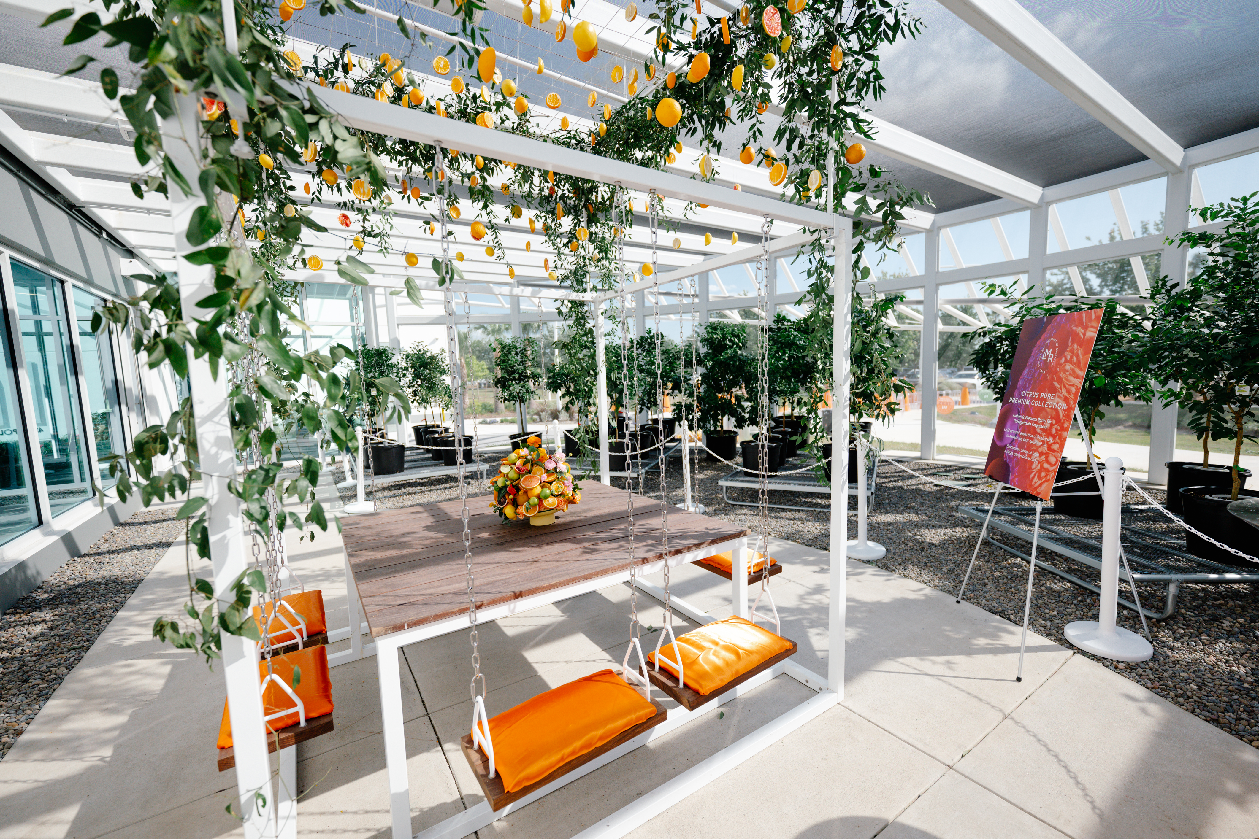 The Citrus Innovation Center is a 30,000 square-foot facility that includes state-of-the-art capabilities in botanical research and a 360-degree digital immersion room.