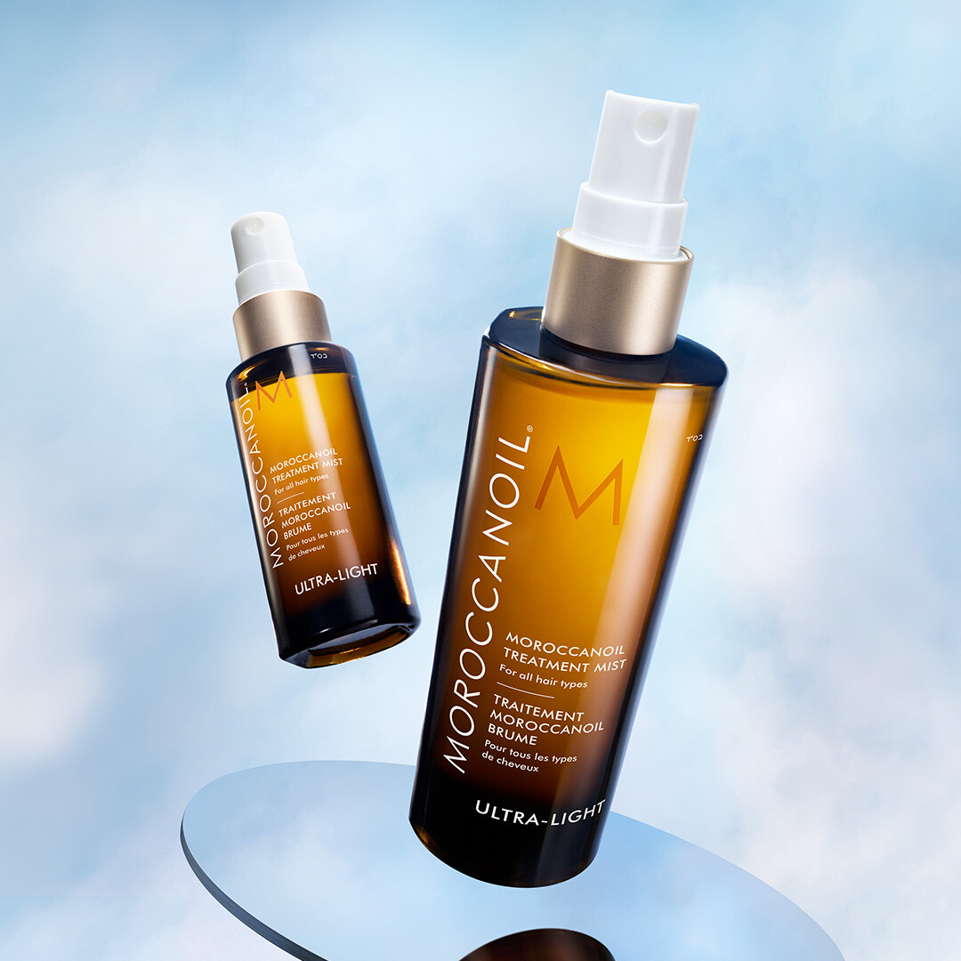 Aptar Beauty provided technical expertise through in-house services, guiding the brand towards the Euromist Technical, a pump especially engineered to dispense oil-based formulas. For Moroccanoil&rsquo;s Treatment Mist, Aptar Beauty created an exclusive champagne color pump in a smooth matte finish that not only dispenses the product in an ultra-fine mist but also aligns with the aesthetics of the brand.